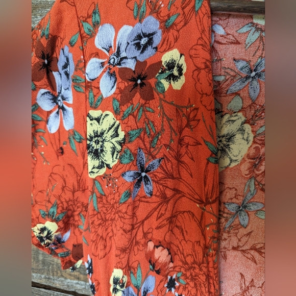 Torrid Crepe Tie Front Floral Kimono - Picture 5 of 9